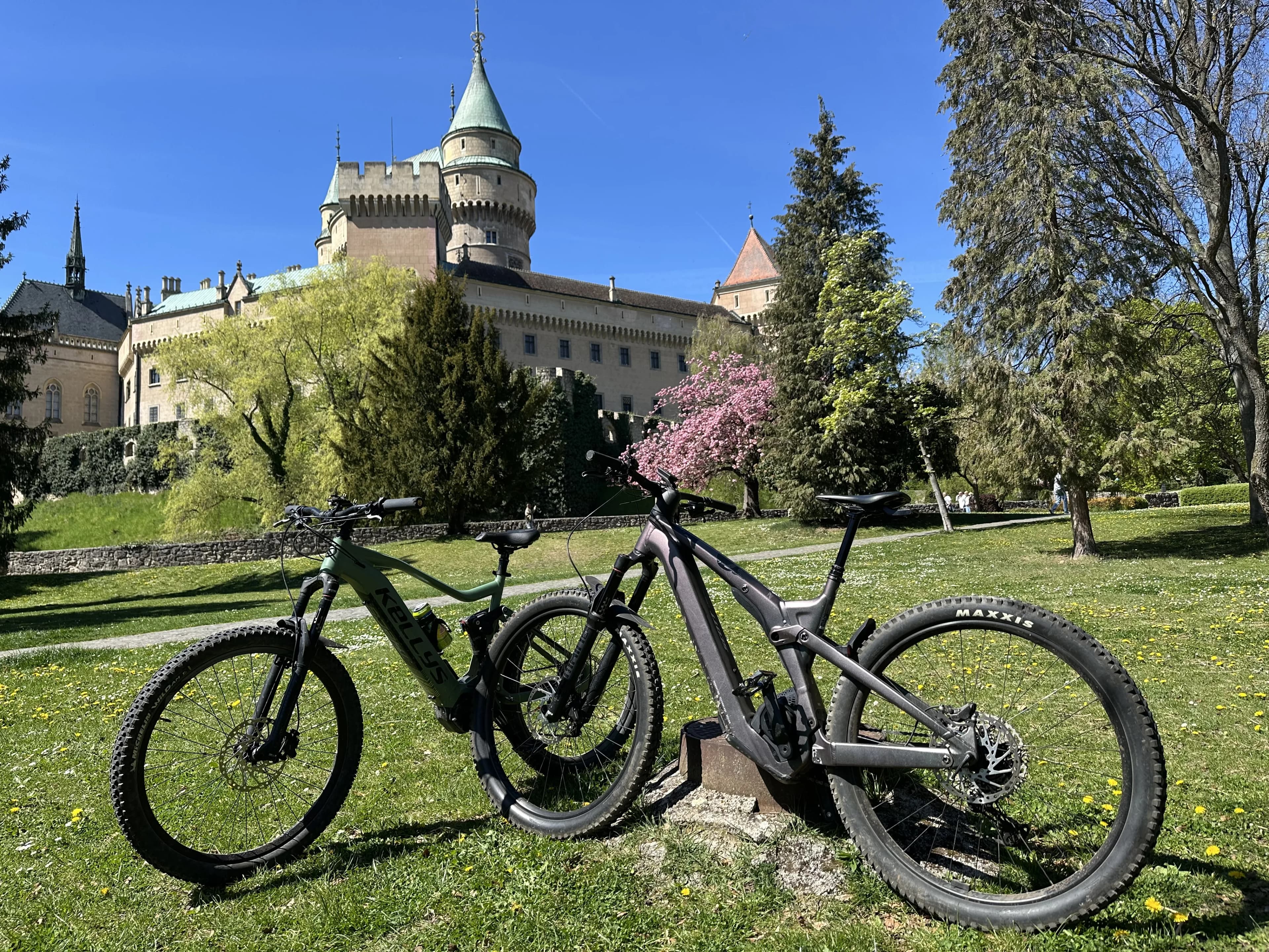 Bicykle pri zámku
