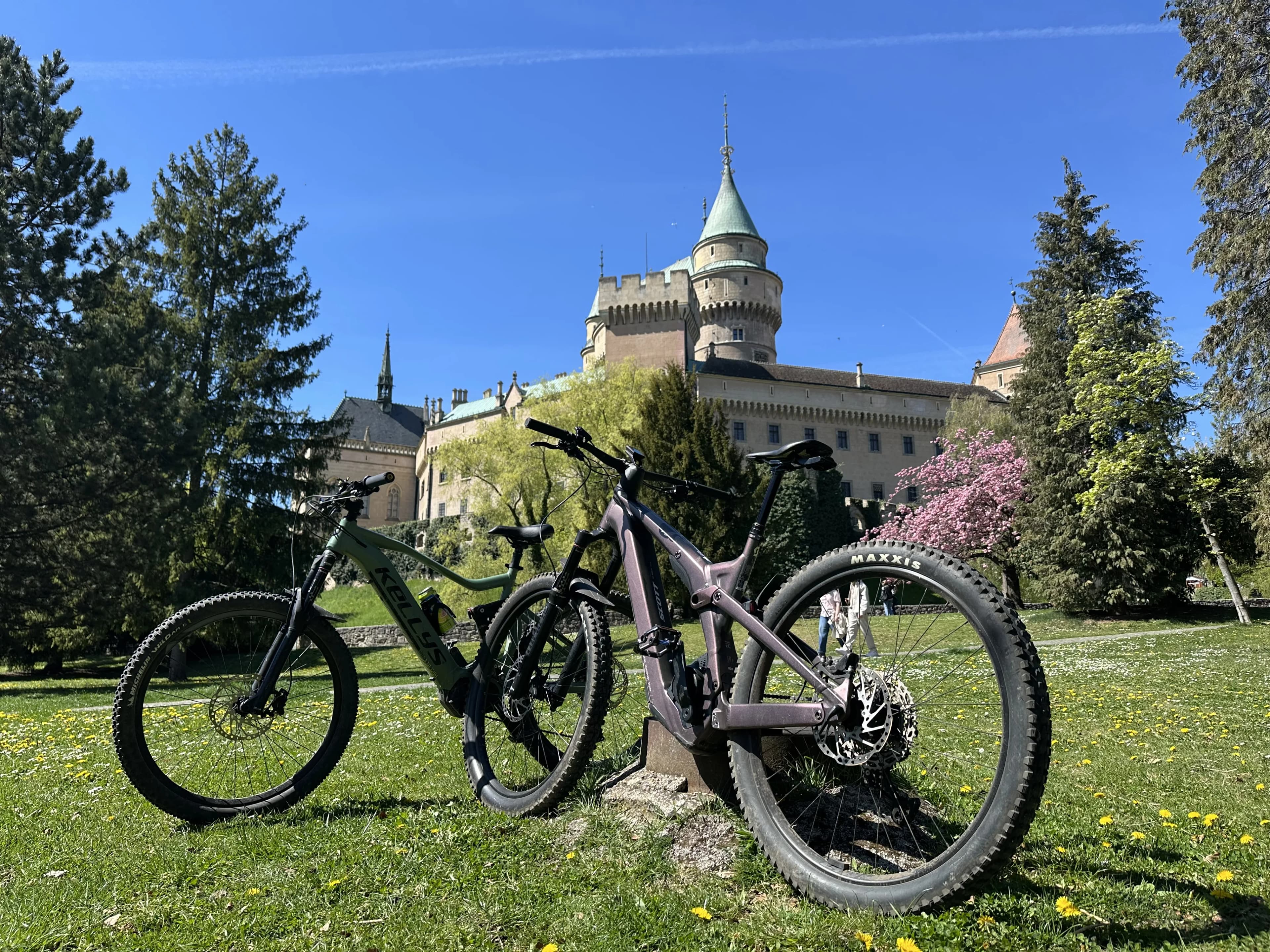 Bicykle pri zámku